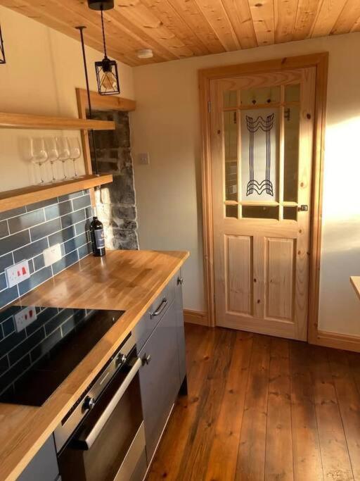 Ty Taf 2 Bed Cottage With Deck & Easy Transport Links Κάρντιφ Εξωτερικό φωτογραφία